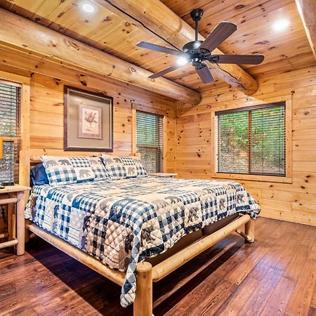 Relaxation Retreat - Pickleball Cabin - Wi-Fi, Fire Pit With Bar, Game Room, Hot Tub, Pool Access - Mins To Pf Sevierville Exterior photo