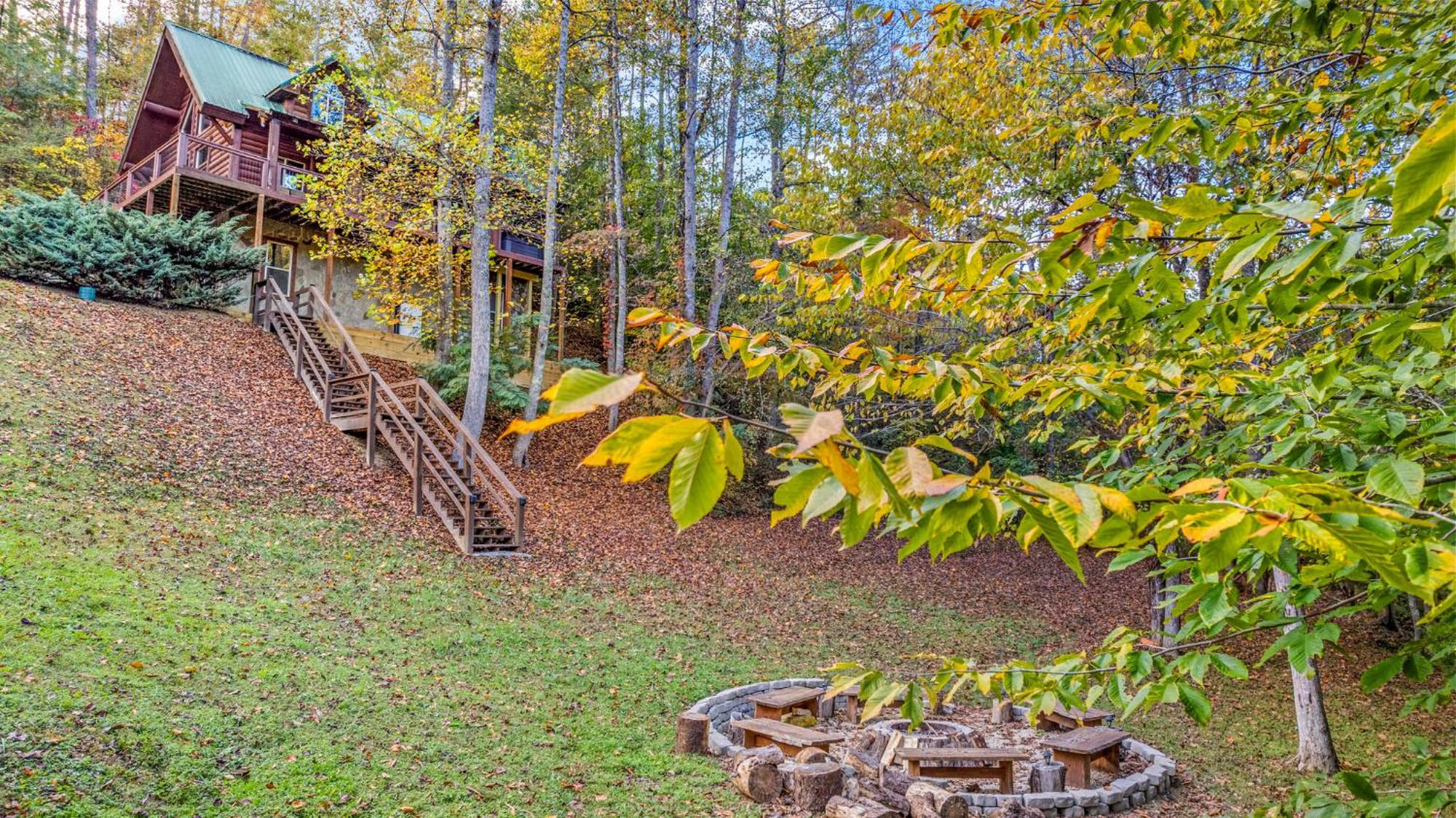 Relaxation Retreat - Pickleball Cabin - Wi-Fi, Fire Pit With Bar, Game Room, Hot Tub, Pool Access - Mins To Pf Sevierville Exterior photo
