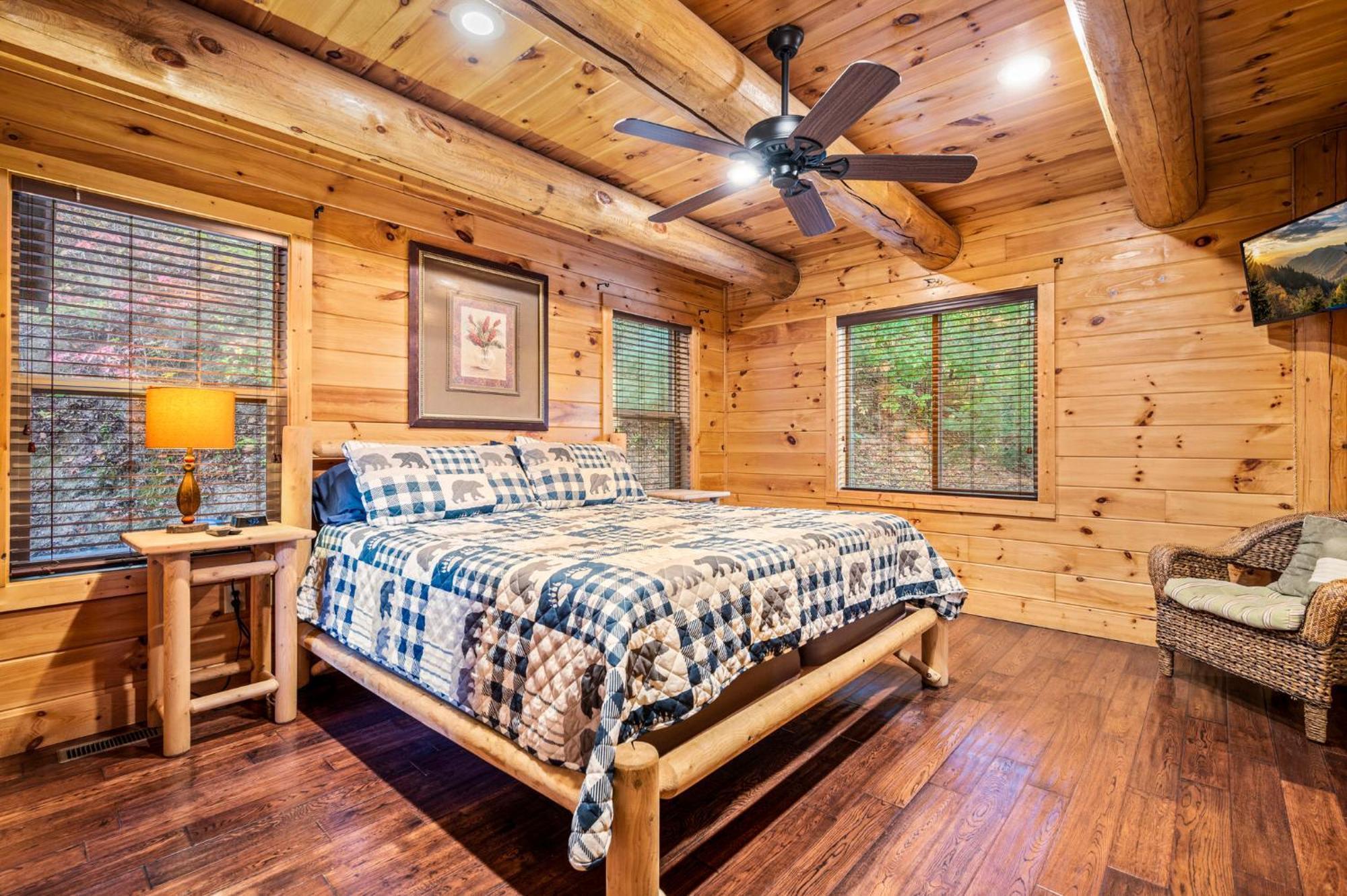 Relaxation Retreat - Pickleball Cabin - Wi-Fi, Fire Pit With Bar, Game Room, Hot Tub, Pool Access - Mins To Pf Sevierville Exterior photo