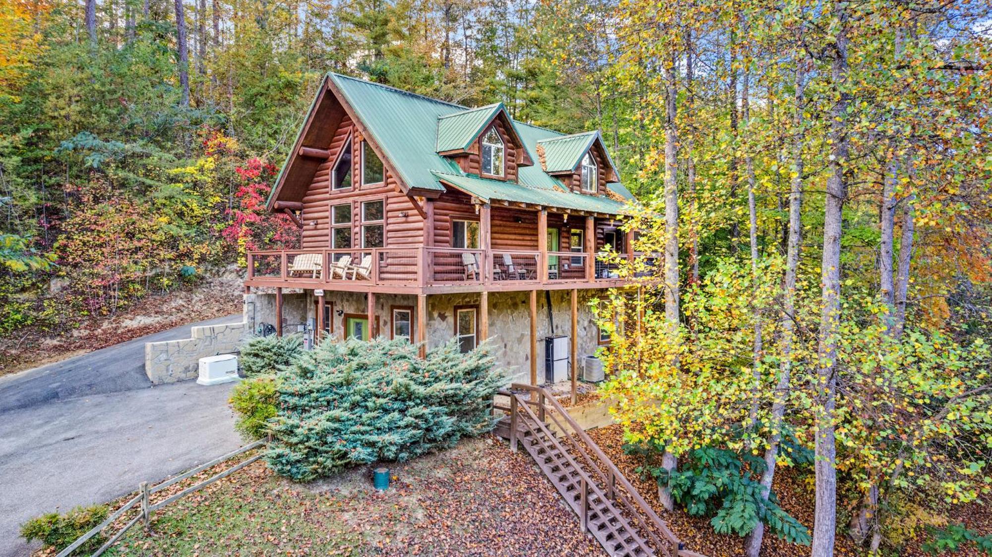 Relaxation Retreat - Pickleball Cabin - Wi-Fi, Fire Pit With Bar, Game Room, Hot Tub, Pool Access - Mins To Pf Sevierville Exterior photo